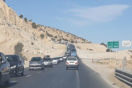 کاهش ۵ و سه دهم درصدی تردد در محورهای برون شهری نسبت به روز قبل