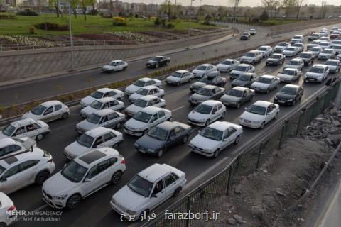 انباشت بیش از ۵۵۰ هزار خودرو در استان های مازندران و گیلان