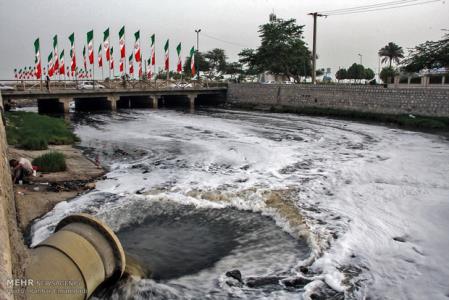 رها شدن فاضلاب بندرعباس به دریا وضعیت بسیار زشت و زننده ای دارد